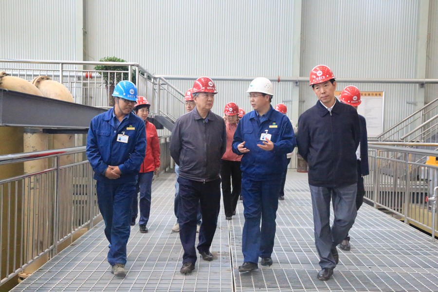 20-2016年5月，國家水利部原副部長朱登銓一行蒞臨金徽股份調(diào)研項(xiàng)目建設(shè)工作。.jpg