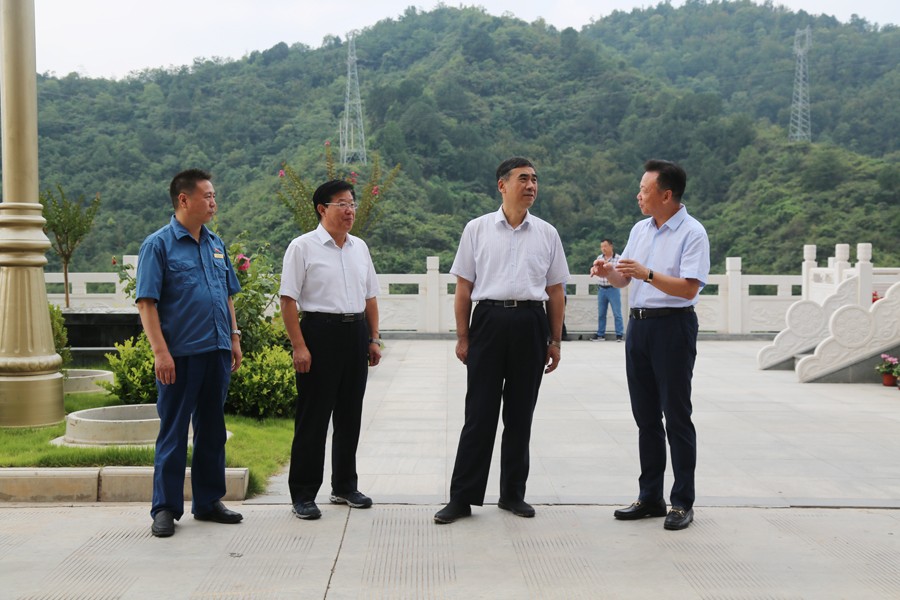 24-2018年8月，全省綠色礦山建設(shè)現(xiàn)場會在金徽股份召開，時(shí)任副省長李斌出席會議并做重要講話。.jpg