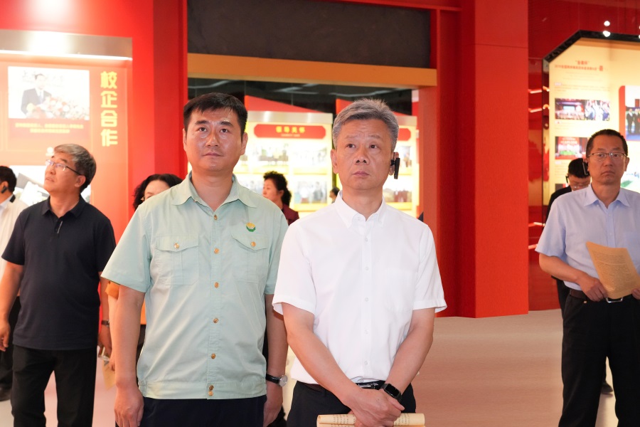 2024.06.23全國政協(xié)委員、省政協(xié)副主席、民盟甘肅省委會主委劉仲奎蒞臨金徽股份調(diào)研.jpg