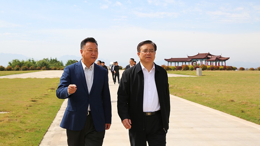 30-2021年5月，省人民檢察院黨組書記、檢察長朱玉蒞臨金徽股份調(diào)研綠色礦山建設(shè)工作。.jpg